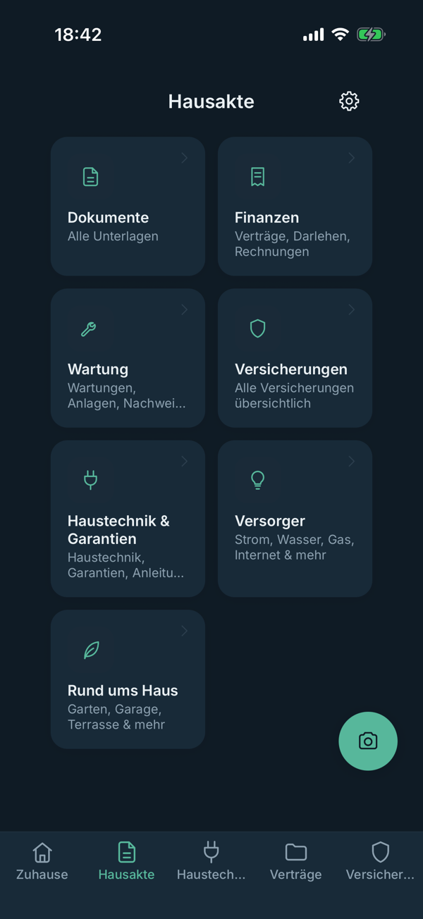 App-Ansicht: Hausakte-Kategorien wie Dokumente, Finanzen, Wartung und Versicherungen