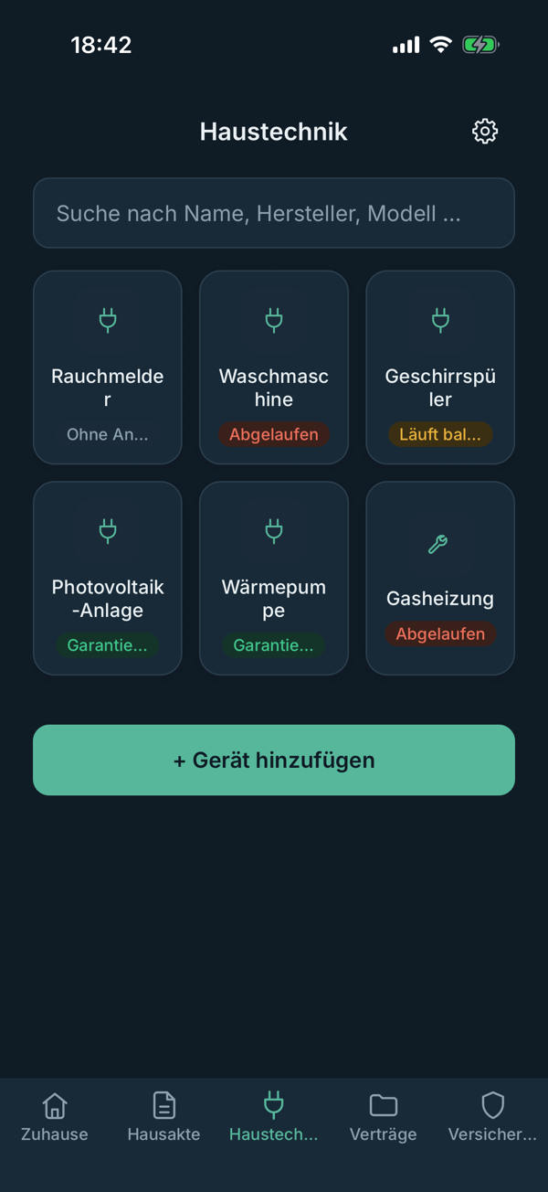 App-Ansicht: Haustechnik-Kachelraster mit sechs Geräten und Garantiestatus